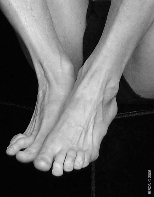 biron_feet014